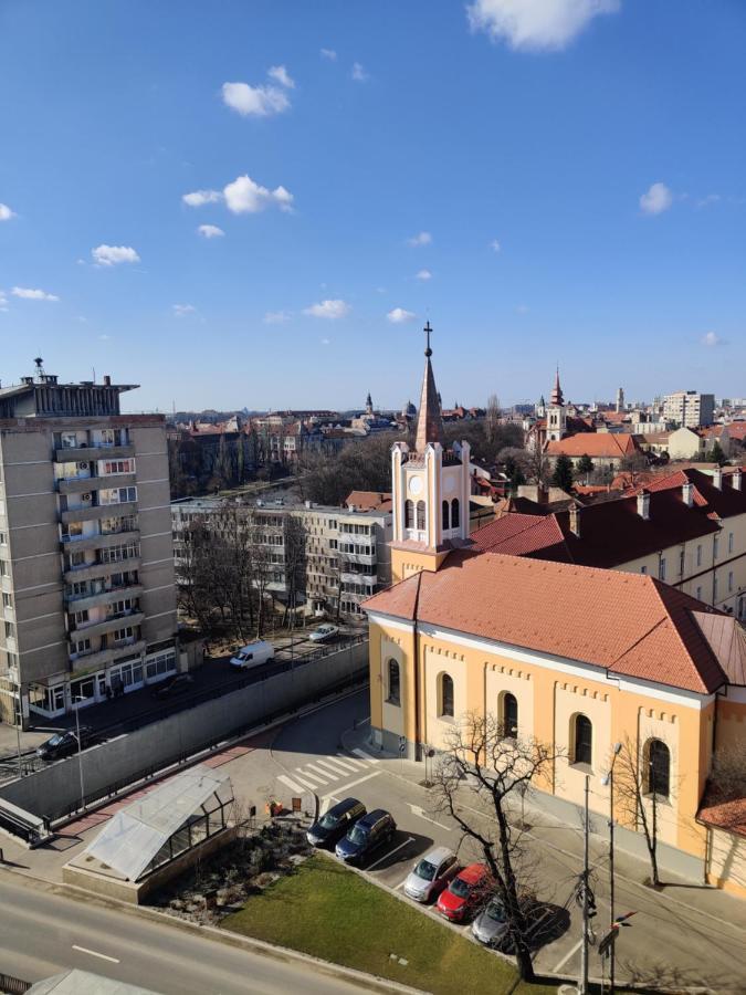 Over The City Орадя Экстерьер фото